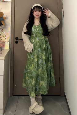 Plus-Size Women's French Floral Green Dress - Spring/Summer, Tummy-Covering, Slimming Design, Ideal for Pear-Shaped Figures, Adjustable Straps