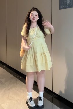 Plus-Size Women's French Polka Dot Puff Sleeve Dress, Square Neck, Waist-Cinching, Summer Fashion for Curvy Figures, Youthful Style