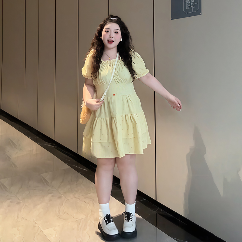 Plus-Size Women's French Polka Dot Puff Sleeve Dress, Square Neck, Waist-Cinching, Summer Fashion for Curvy Figures, Youthful Style Plus-Size Women's French Polka Dot Puff Sleeve Dress, Square Neck, Waist-Cinching, Summer Fashion for Curvy Figures, Youthful Style