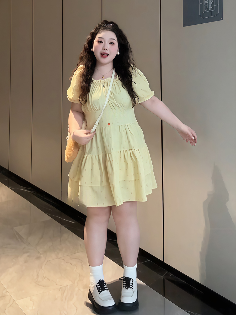 Plus-Size Women's French Polka Dot Puff Sleeve Dress, Square Neck, Waist-Cinching, Summer Fashion for Curvy Figures, Youthful Style Plus-Size Women's French Polka Dot Puff Sleeve Dress, Square Neck, Waist-Cinching, Summer Fashion for Curvy Figures, Youthful Style