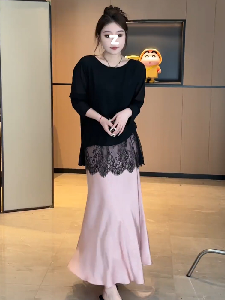 Plus-Size Women's French Retro Lace Spliced Hollow Back Long Sleeve T-Shirt - Stylish Summer Top for Curvy Figures Plus-Size Women's French Retro Lace Spliced Hollow Back Long Sleeve T-Shirt - Stylish Summer Top for Curvy Figures