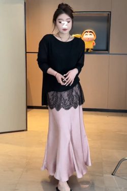 Plus-Size Women's French Retro Lace Spliced Hollow Back Long Sleeve T-Shirt - Stylish Summer Top for Curvy Figures