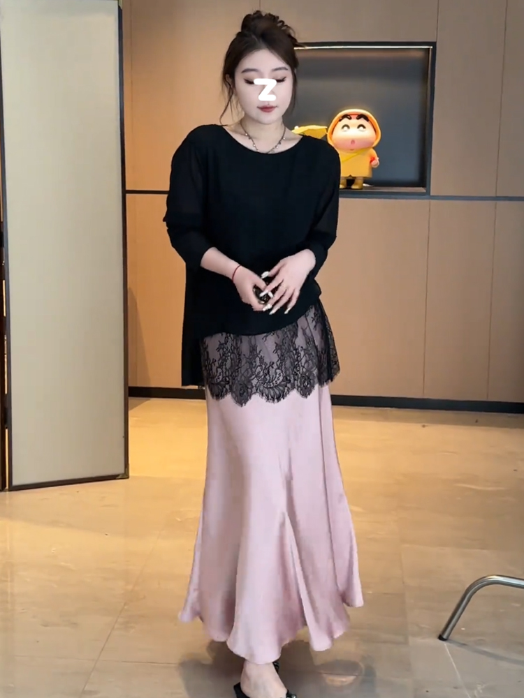 Plus-Size Women's French Retro Lace Spliced Hollow Back Long Sleeve T-Shirt - Stylish Summer Top for Curvy Figures Plus-Size Women's French Retro Lace Spliced Hollow Back Long Sleeve T-Shirt - Stylish Summer Top for Curvy Figures