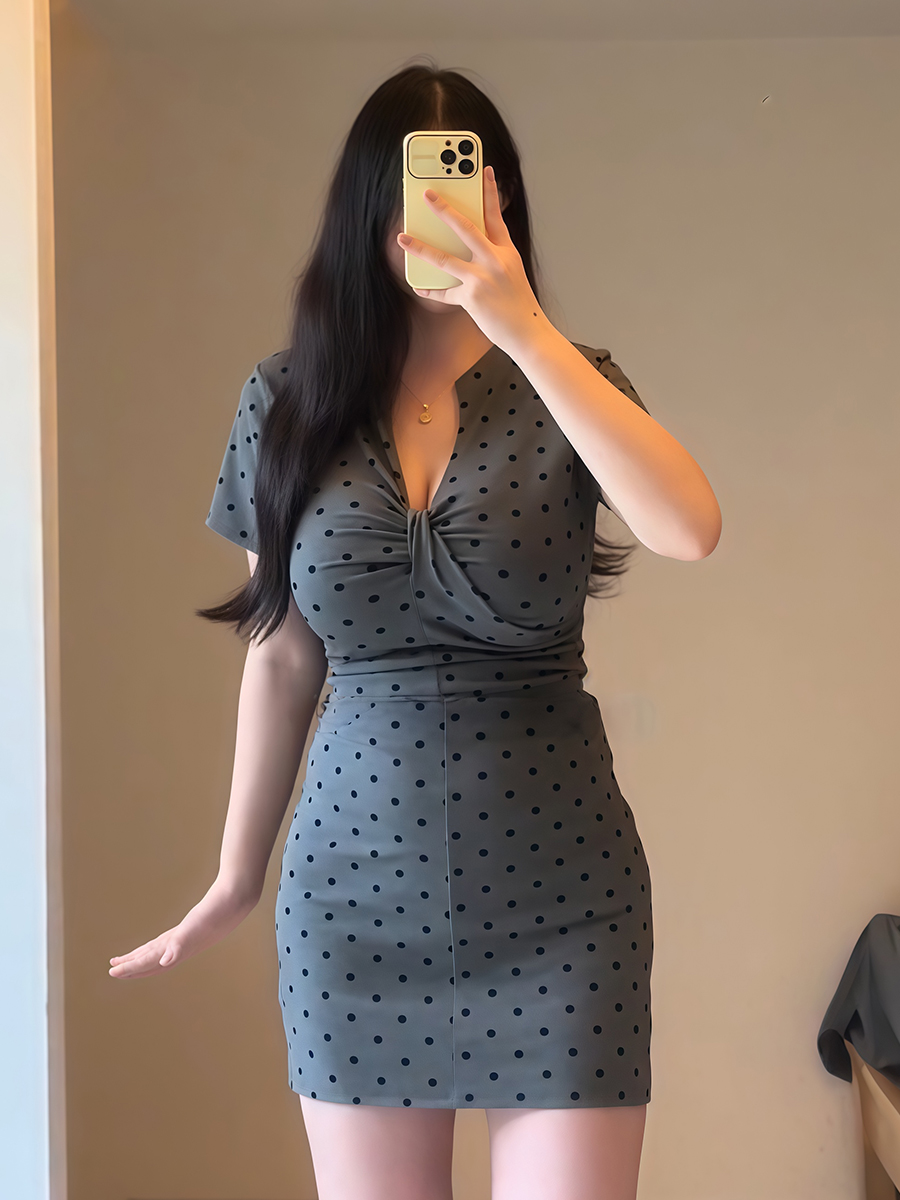 Plus-Size Women's French-Style High-End Polka Dot Bodycon Dress for Summer, Slim Fit Short Skirt, Chic and Trendy Plus-Size Women's French-Style High-End Polka Dot Bodycon Dress for Summer, Slim Fit Short Skirt, Chic and Trendy