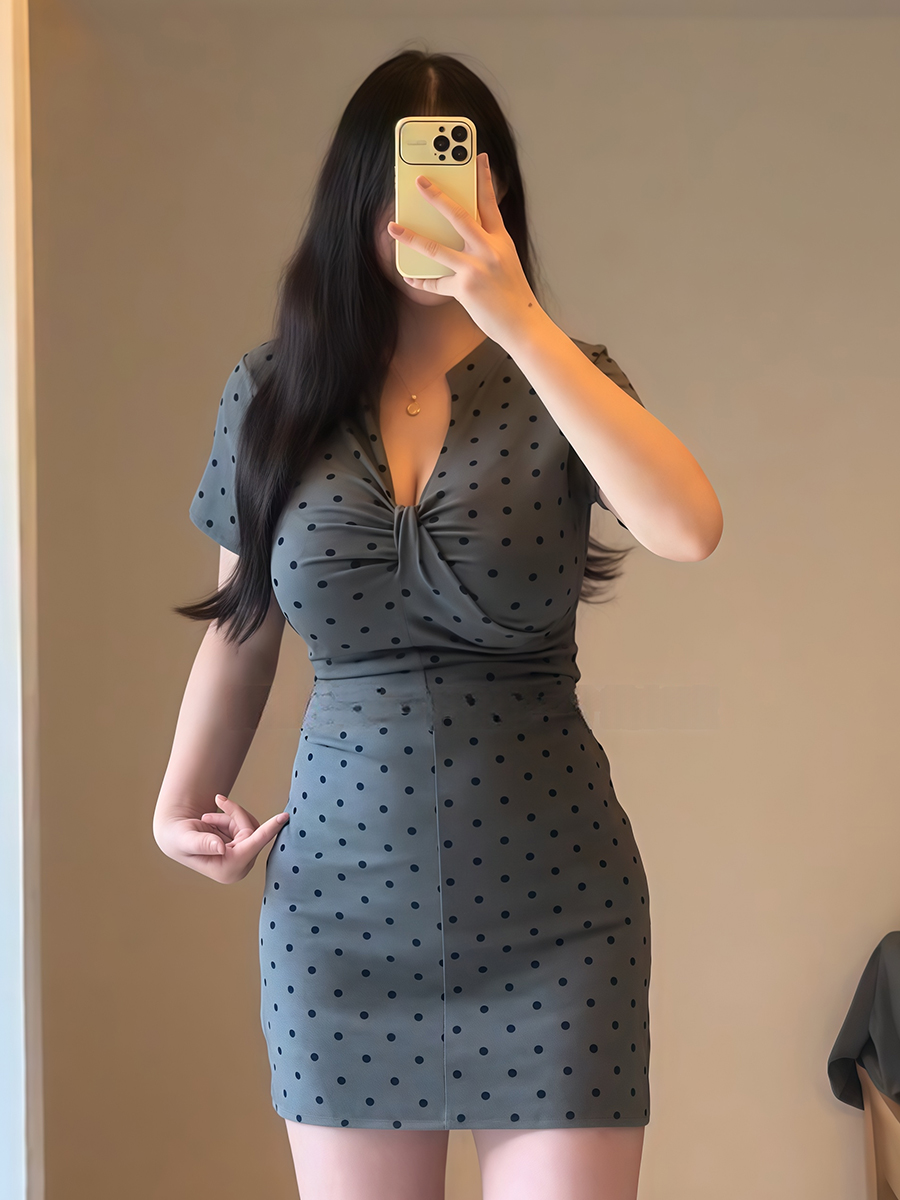 Plus-Size Women's French-Style High-End Polka Dot Bodycon Dress for Summer, Slim Fit Short Skirt, Chic and Trendy Plus-Size Women's French-Style High-End Polka Dot Bodycon Dress for Summer, Slim Fit Short Skirt, Chic and Trendy