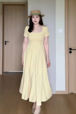 Plus-Size Women's French-Style Square-Neck Short Sleeve Dress - Flattering A-Line Design for Curvy Figures - Summer Essential