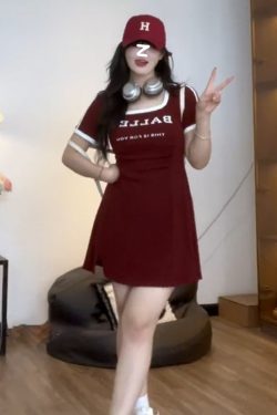 Plus-Size Women's French-Style U-Neck Dress - Flattering Summer Dress for Curvy Figures, Sporty Short Skirt Design