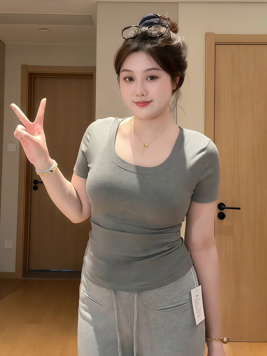 Plus-Size Women's French-Style U-Neck Short Sleeve T-Shirt, Summer Slim-Fit Top for Curvy Women, Casual Chic Fashion Plus-Size Women's French-Style U-Neck Short Sleeve T-Shirt, Summer Slim-Fit Top for Curvy Women, Casual Chic Fashion