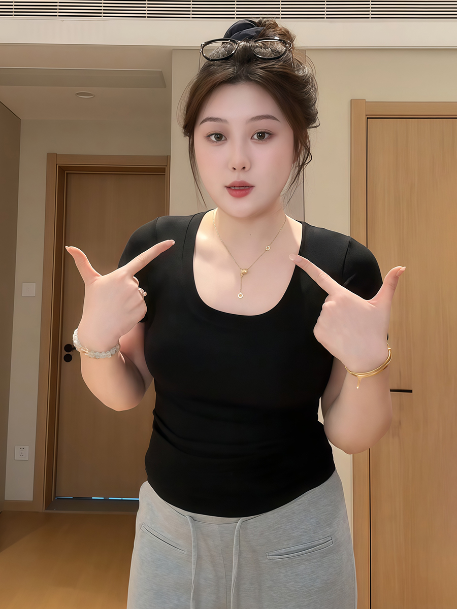 Plus-Size Women's French-Style U-Neck Short Sleeve T-Shirt, Summer Slim-Fit Top for Curvy Women, Casual Chic Fashion Plus-Size Women's French-Style U-Neck Short Sleeve T-Shirt, Summer Slim-Fit Top for Curvy Women, Casual Chic Fashion