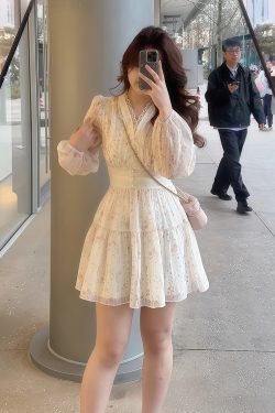 Plus-Size Women's French Vintage Lace Floral Dress - Spring Style, Waist-Cinching & Flattering for Curvy Women, Boho Chic