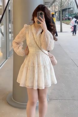 Plus-Size Women's French Vintage Lace Floral Dress - Spring Style, Waist-Cinching & Flattering for Curvy Women, Boho Chic