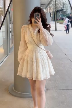 Plus-Size Women's French Vintage Lace Floral Dress - Spring Style, Waist-Cinching & Flattering for Curvy Women, Boho Chic