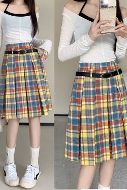 Plus Size Women's High-Waisted A-Line Colorful Plaid Pleated Skirt - Retro Checkered Mid-Length Style
