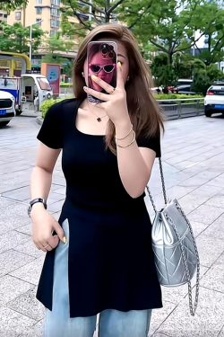 Plus Size Women's Ice Silk Side-Slit T-Shirt - Slimming Knitted Summer Top for Chubby Figures, Versatile and Stylish