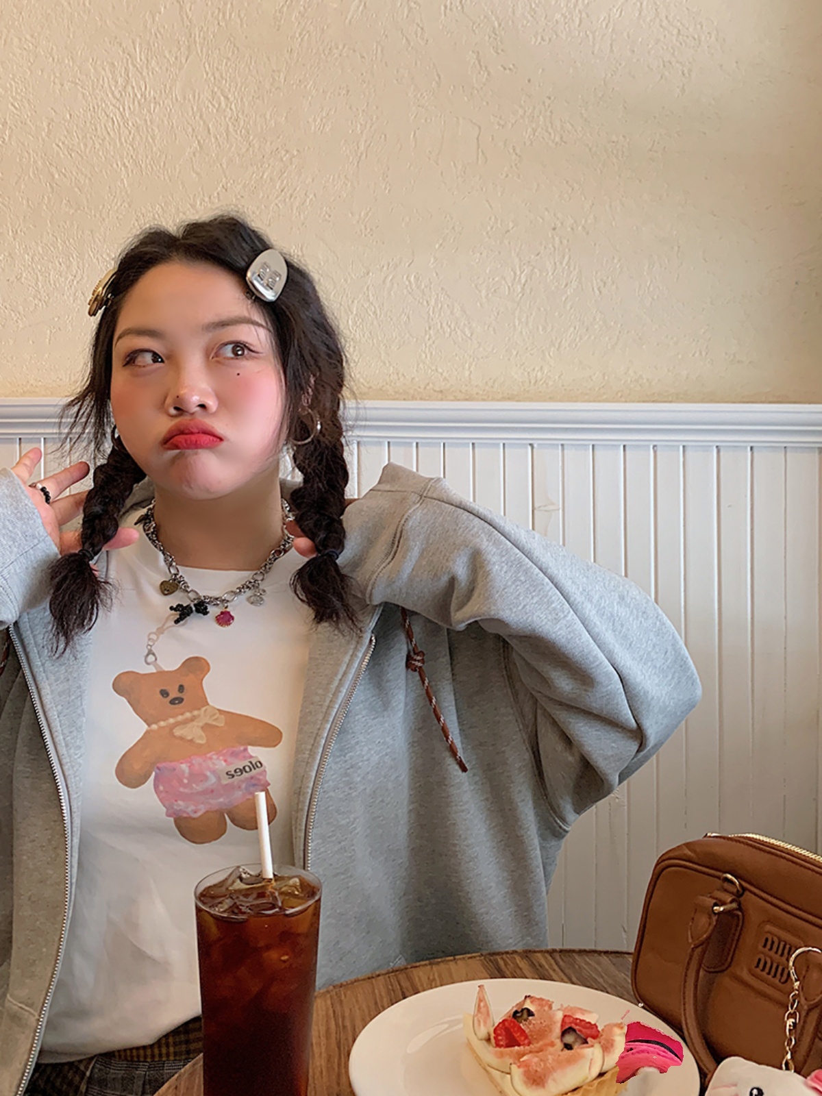 Plus Size Women's Little Bear Short Sleeve T-Shirt - 2025 New White Base Layer Top, Casual Korean Style Fashion Plus Size Women's Little Bear Short Sleeve T-Shirt - 2025 New White Base Layer Top, Casual Korean Style Fashion