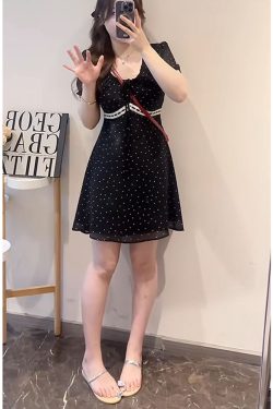 Plus-Size Women's Polka Dot Slimming Dress, Short Sleeve Summer Style, High-End French Temperament, Chic and Stylish for Everyday Wear