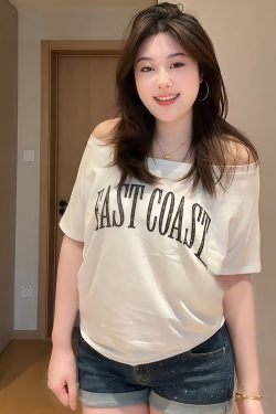 Plus-Size Women's Retro Letter Print Short-Sleeve T-Shirt - 2025 Summer Slanted Shoulder Top for Curvy Fashionistas