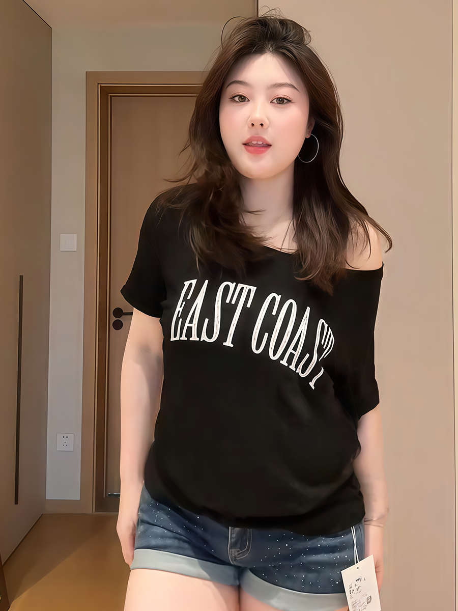 Plus-Size Women's Retro Letter Print Short-Sleeve T-Shirt - 2025 Summer Slanted Shoulder Top for Curvy Fashionistas Plus-Size Women's Retro Letter Print Short-Sleeve T-Shirt - 2025 Summer Slanted Shoulder Top for Curvy Fashionistas