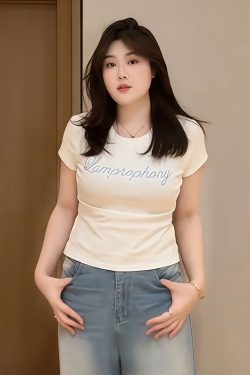 Plus-Size Women's Rhinestone Letter Cropped T-Shirt, American Style Slim Fit Short Sleeve Top for Summer Casual Wear