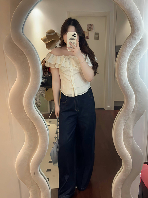 Plus Size Women's Ruffled Off-Shoulder Short Sleeve Shirt - Flattering Summer Style for Curvy Women Plus Size Women's Ruffled Off-Shoulder Short Sleeve Shirt - Flattering Summer Style for Curvy Women