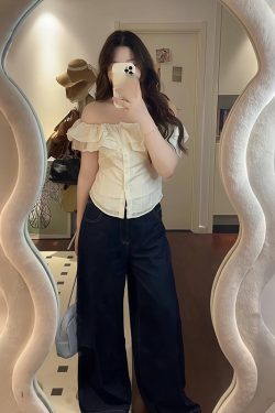 Plus Size Women's Ruffled Off-Shoulder Short Sleeve Shirt - Flattering Summer Style for Curvy Women