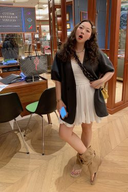 Plus-Size Women's Short-Sleeved Blazer, No Collar, Thin Summer Suit Jacket in Gray - High-End Quality Fashion Outerwear