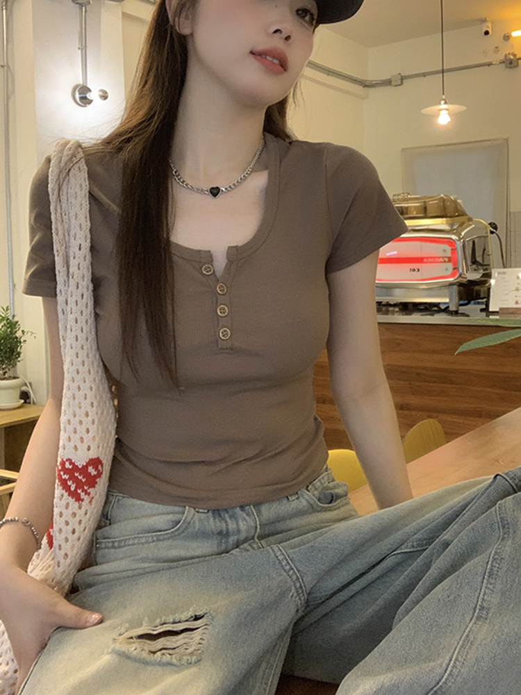 Plus-Size Women's Slim-Fit Short Sleeve T-Shirt - 2025 Summer Versatile Basic Top for Curvy Style Plus-Size Women's Slim-Fit Short Sleeve T-Shirt - 2025 Summer Versatile Basic Top for Curvy Style