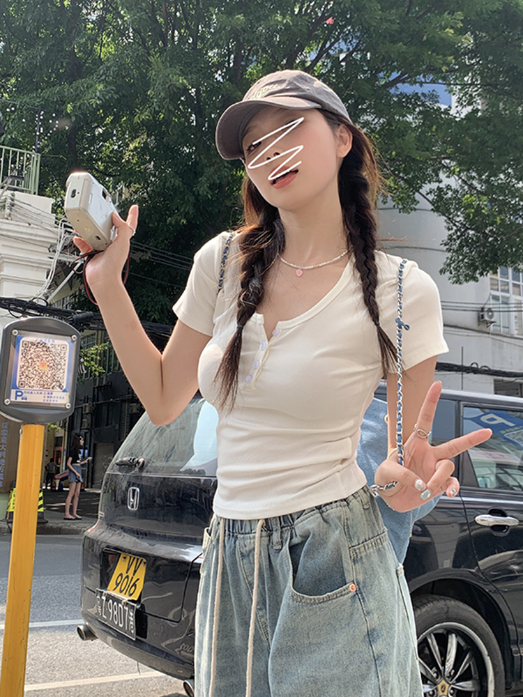 Plus-Size Women's Slim-Fit Short Sleeve T-Shirt - 2025 Summer Versatile Basic Top for Curvy Style Plus-Size Women's Slim-Fit Short Sleeve T-Shirt - 2025 Summer Versatile Basic Top for Curvy Style