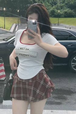 Plus-Size Women's Slim Fit Summer T-Shirt, Versatile Short Sleeve Top for Curvy Girls, American Hot Girl Style