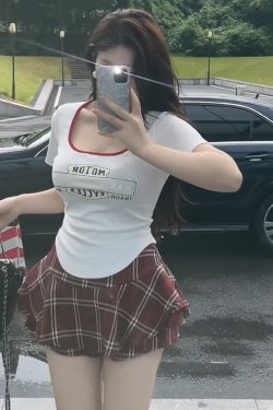 Plus-Size Women's Slim Fit Summer T-Shirt, Versatile Short Sleeve Top for Curvy Girls, American Hot Girl Style