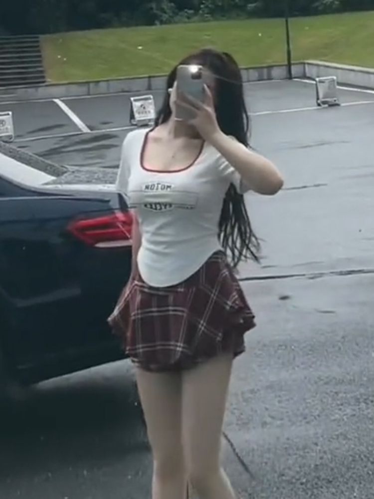 Plus-Size Women's Slim Fit Summer T-Shirt, Versatile Short Sleeve Top for Curvy Girls, American Hot Girl Style Plus-Size Women's Slim Fit Summer T-Shirt, Versatile Short Sleeve Top for Curvy Girls, American Hot Girl Style