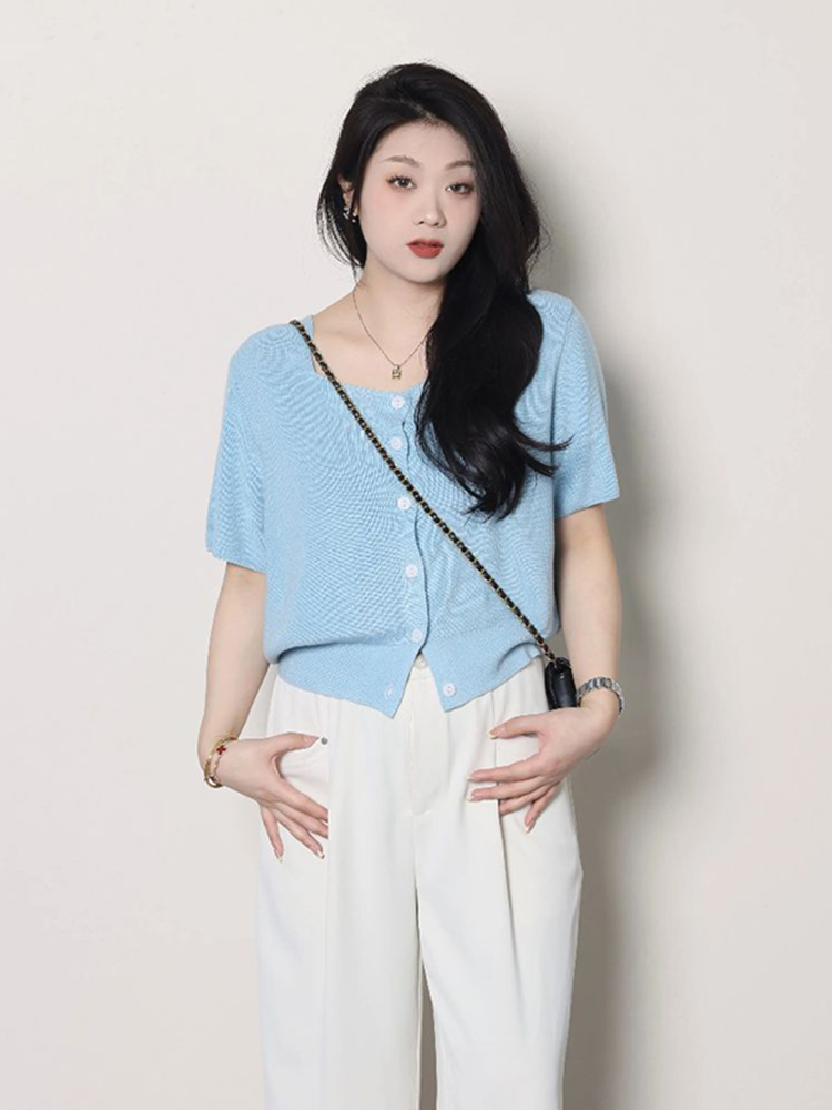 Plus Size Women's Summer Short Sleeve Ice Silk Knitted Top - Flattering Square Neck French Style Blouse for Curvy Figures Plus Size Women's Summer Short Sleeve Ice Silk Knitted Top - Flattering Square Neck French Style Blouse for Curvy Figures