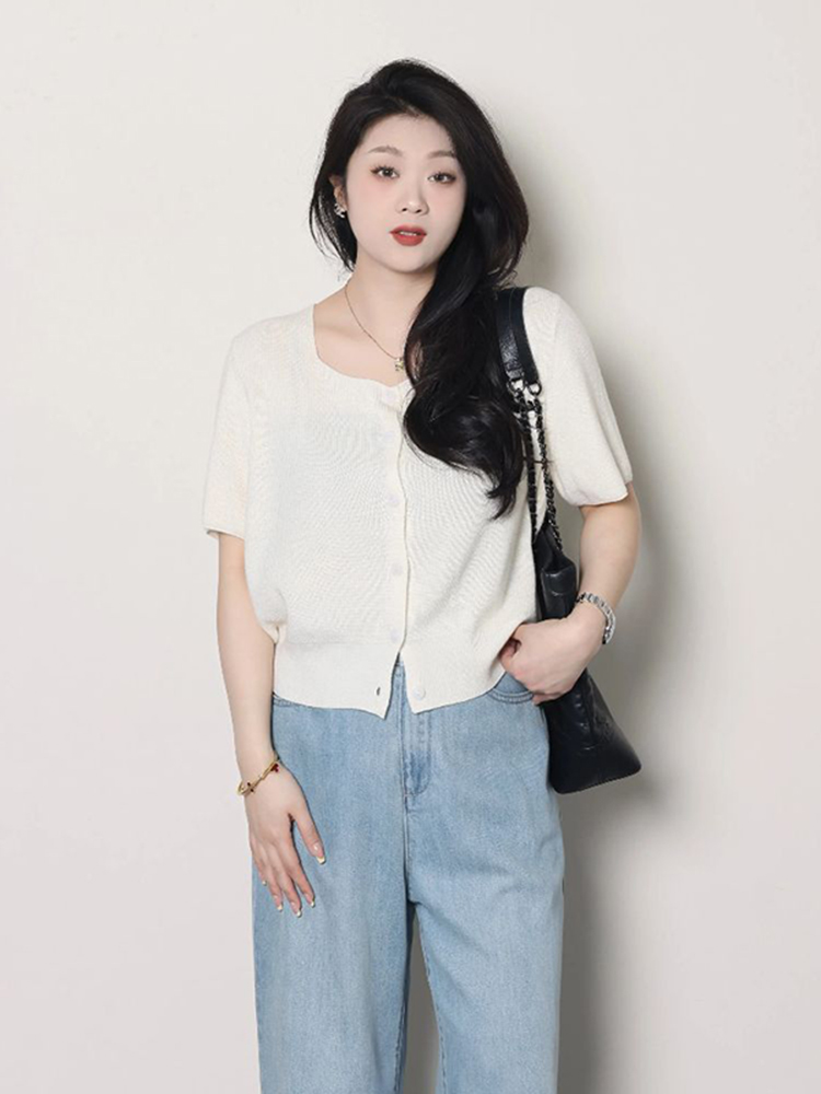 Plus Size Women's Summer Short Sleeve Ice Silk Knitted Top - Flattering Square Neck French Style Blouse for Curvy Figures Plus Size Women's Summer Short Sleeve Ice Silk Knitted Top - Flattering Square Neck French Style Blouse for Curvy Figures