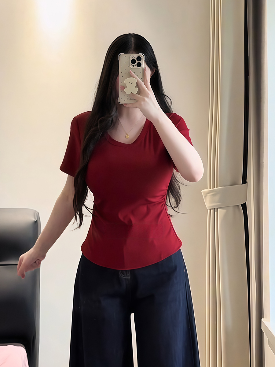 Plus-Size Women's U-Neck Curved Hem Short Sleeve T-Shirt - Summer Pleated Waist Design for a Slimming Effect - Flattering Fit for Curvy Figures Plus-Size Women's U-Neck Curved Hem Short Sleeve T-Shirt - Summer Pleated Waist Design for a Slimming Effect - Flattering Fit for Curvy Figures