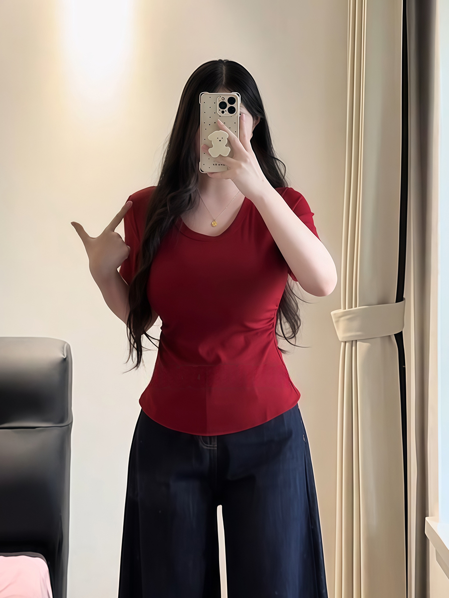 Plus-Size Women's U-Neck Curved Hem Short Sleeve T-Shirt - Summer Pleated Waist Design for a Slimming Effect - Flattering Fit for Curvy Figures Plus-Size Women's U-Neck Curved Hem Short Sleeve T-Shirt - Summer Pleated Waist Design for a Slimming Effect - Flattering Fit for Curvy Figures