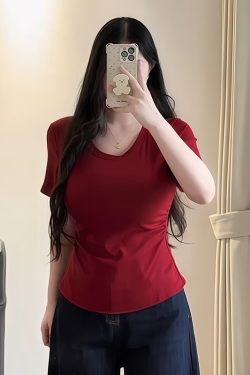 Plus-Size Women's U-Neck Curved Hem Short Sleeve T-Shirt - Summer Pleated Waist Design for a Slimming Effect - Flattering Fit for Curvy Figures