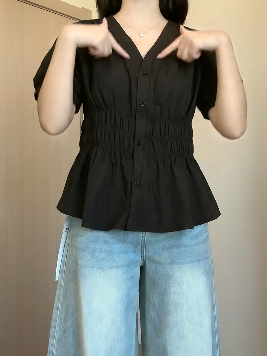 Plus-Size Women's V-Neck Waist-Cinching Pleated Short Sleeve Top - Flattering Summer Shirt for Curvy Figures, Stylish and Youthful Design Plus-Size Women's V-Neck Waist-Cinching Pleated Short Sleeve Top - Flattering Summer Shirt for Curvy Figures, Stylish and Youthful Design