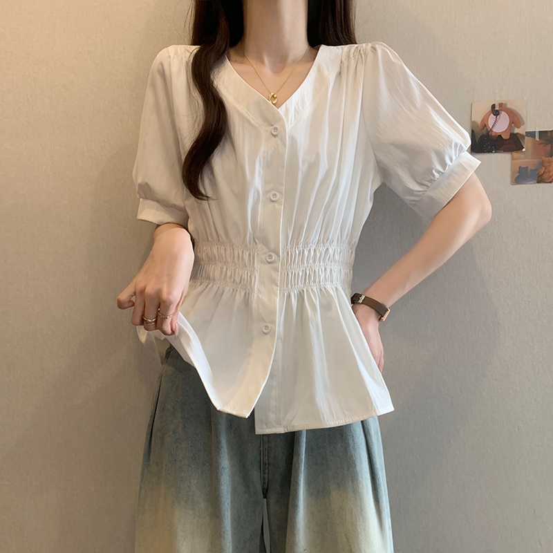 Plus-Size Women's V-Neck Waist-Cinching Pleated Short Sleeve Top - Flattering Summer Shirt for Curvy Figures, Stylish and Youthful Design Plus-Size Women's V-Neck Waist-Cinching Pleated Short Sleeve Top - Flattering Summer Shirt for Curvy Figures, Stylish and Youthful Design