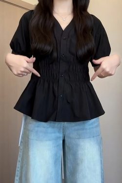 Plus-Size Women's V-Neck Waist-Cinching Pleated Short Sleeve Top - Flattering Summer Shirt for Curvy Figures, Stylish and Youthful Design