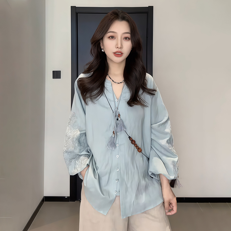 Plus-Size Women's Vintage Embroidered V-Neck Shirt - Loose, Flattering Summer Top for Curvy Figures - Versatile French Style Plus-Size Women's Vintage Embroidered V-Neck Shirt - Loose, Flattering Summer Top for Curvy Figures - Versatile French Style