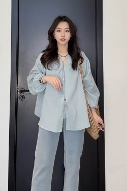 Plus-Size Women's Vintage Embroidered V-Neck Shirt - Loose, Flattering Summer Top for Curvy Figures - Versatile French Style