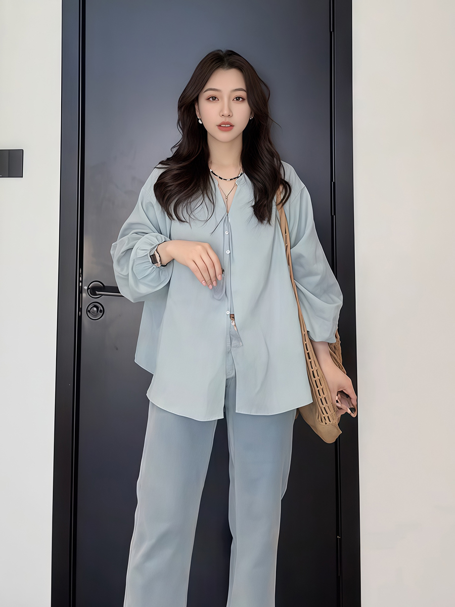 Plus-Size Women's Vintage Embroidered V-Neck Shirt - Loose, Flattering Summer Top for Curvy Figures - Versatile French Style Plus-Size Women's Vintage Embroidered V-Neck Shirt - Loose, Flattering Summer Top for Curvy Figures - Versatile French Style