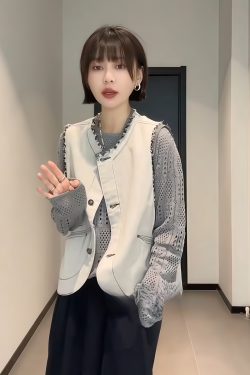 Plus-Size Women's Vintage Frayed Round-Neck Sleeveless Short Coat - Flattering Versatile Spring Vest for Trendy Plus-Size Fashion