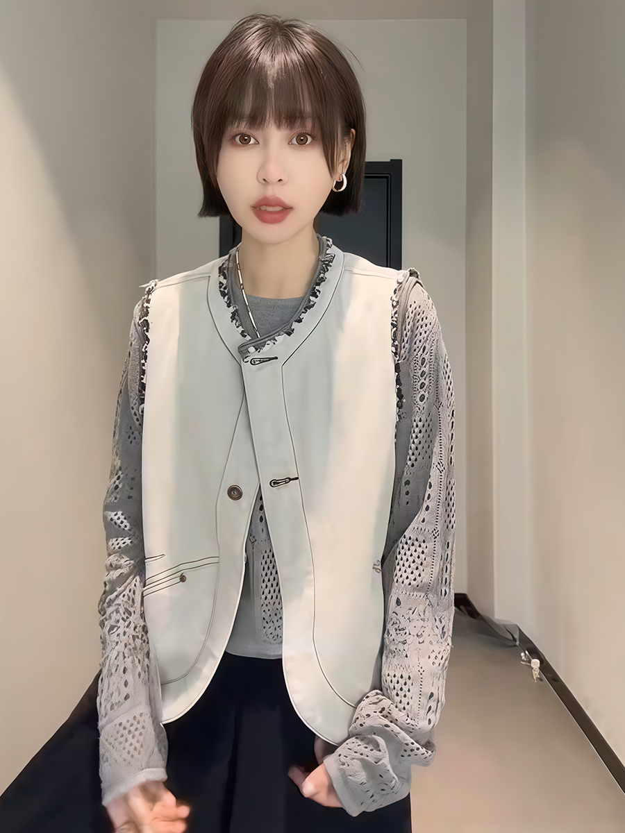 Plus-Size Women's Vintage Frayed Round-Neck Sleeveless Short Coat - Flattering Versatile Spring Vest for Trendy Plus-Size Fashion Plus-Size Women's Vintage Frayed Round-Neck Sleeveless Short Coat - Flattering Versatile Spring Vest for Trendy Plus-Size Fashion