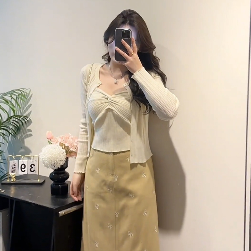 Plus Size Women's Vintage Knitted Vest Top and Slim-Fit Long Sleeve Cardigan Set for Spring and Autumn Fashion Plus Size Women's Vintage Knitted Vest Top and Slim-Fit Long Sleeve Cardigan Set for Spring and Autumn Fashion