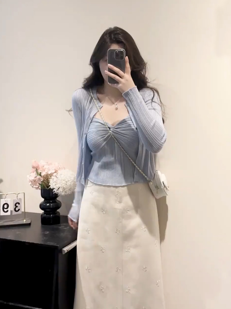 Plus Size Women's Vintage Knitted Vest Top and Slim-Fit Long Sleeve Cardigan Set for Spring and Autumn Fashion Plus Size Women's Vintage Knitted Vest Top and Slim-Fit Long Sleeve Cardigan Set for Spring and Autumn Fashion