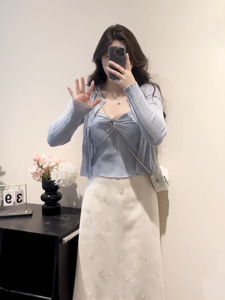 Plus Size Women's Vintage Knitted Vest Top and Slim-Fit Long Sleeve Cardigan Set for Spring and Autumn Fashion Plus Size Women's Vintage Knitted Vest Top and Slim-Fit Long Sleeve Cardigan Set for Spring and Autumn Fashion