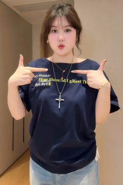 Plus-Size Women's Vintage Off-Shoulder Short Sleeve T-Shirt, Loose-Fitting Summer Top for Curvy Figures, Chic and Slimming Style