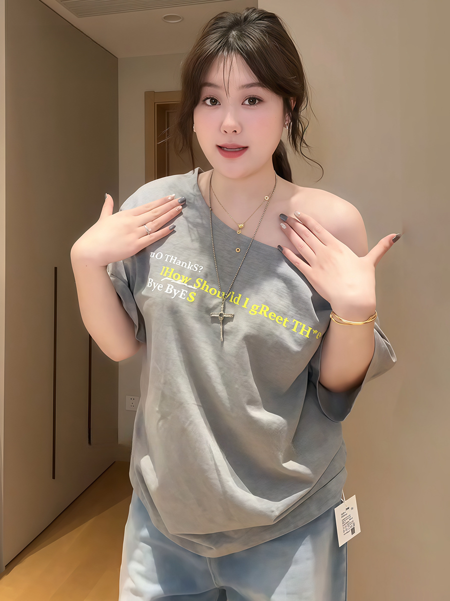 Plus-Size Women's Vintage Off-Shoulder Short Sleeve T-Shirt, Loose-Fitting Summer Top for Curvy Figures, Chic and Slimming Style Plus-Size Women's Vintage Off-Shoulder Short Sleeve T-Shirt, Loose-Fitting Summer Top for Curvy Figures, Chic and Slimming Style