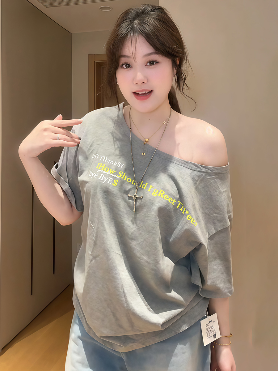 Plus-Size Women's Vintage Off-Shoulder Short Sleeve T-Shirt, Loose-Fitting Summer Top for Curvy Figures, Chic and Slimming Style Plus-Size Women's Vintage Off-Shoulder Short Sleeve T-Shirt, Loose-Fitting Summer Top for Curvy Figures, Chic and Slimming Style